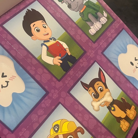 Flying Dinosaurs & Paw Patrol book . - Picture 6 of 9